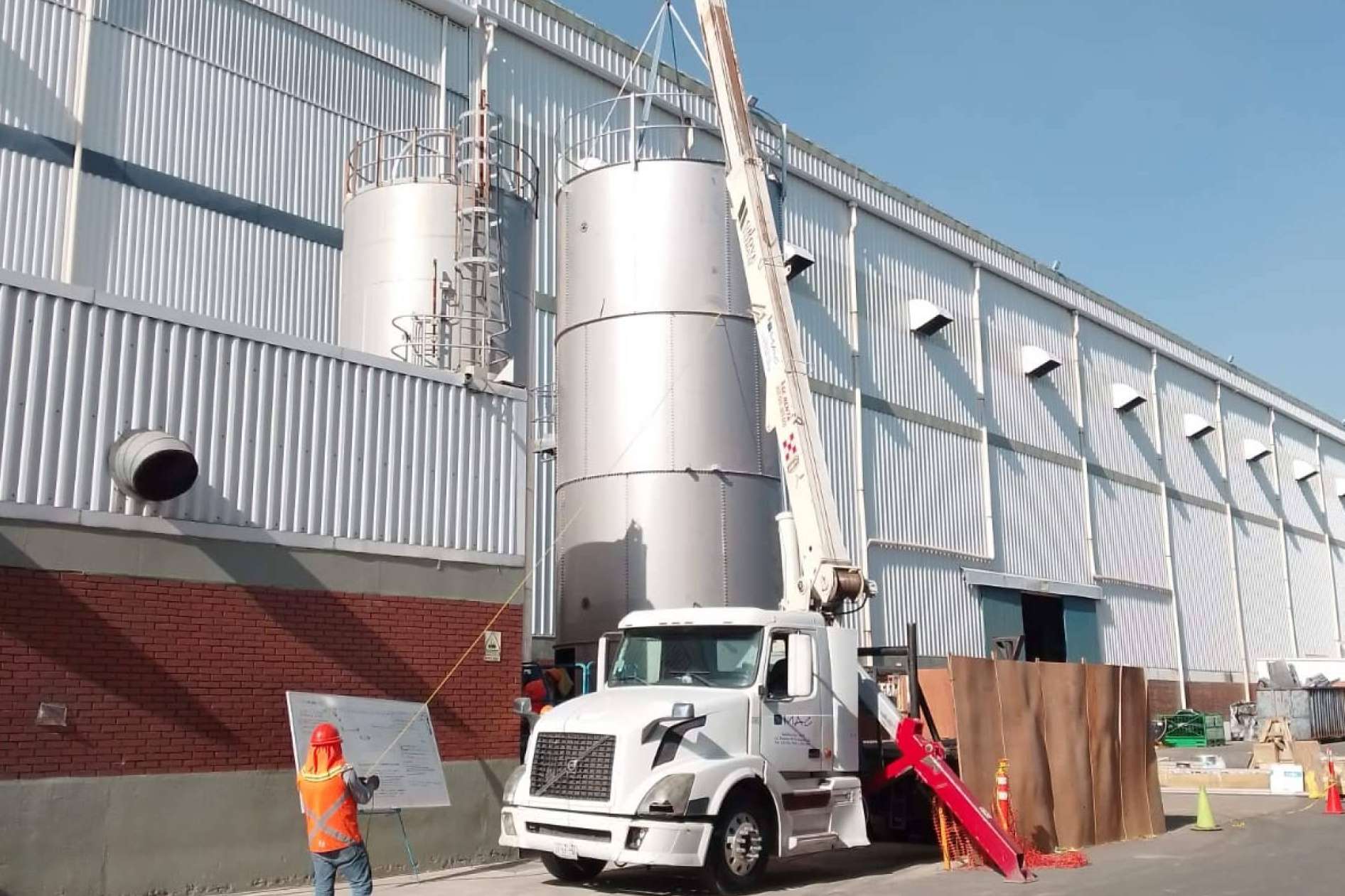 Grúas Industriales MAC uno de los mejores aliados para mover el futuro de México